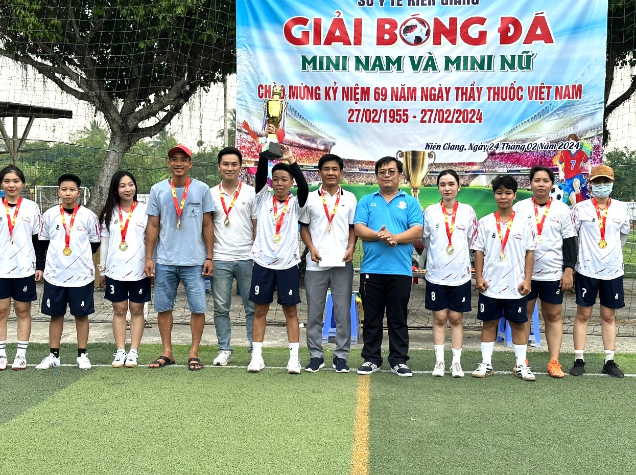 Đội bóng đá nữ trường Cao đẳng Y tế Kiên Giang: Vô địch giải bóng đá chào mừng 69 năm ngày thầy thuốc Việt Nam (27/2/1955-27/2/2024) so Sở Y tế tỉnh tổ chức.
