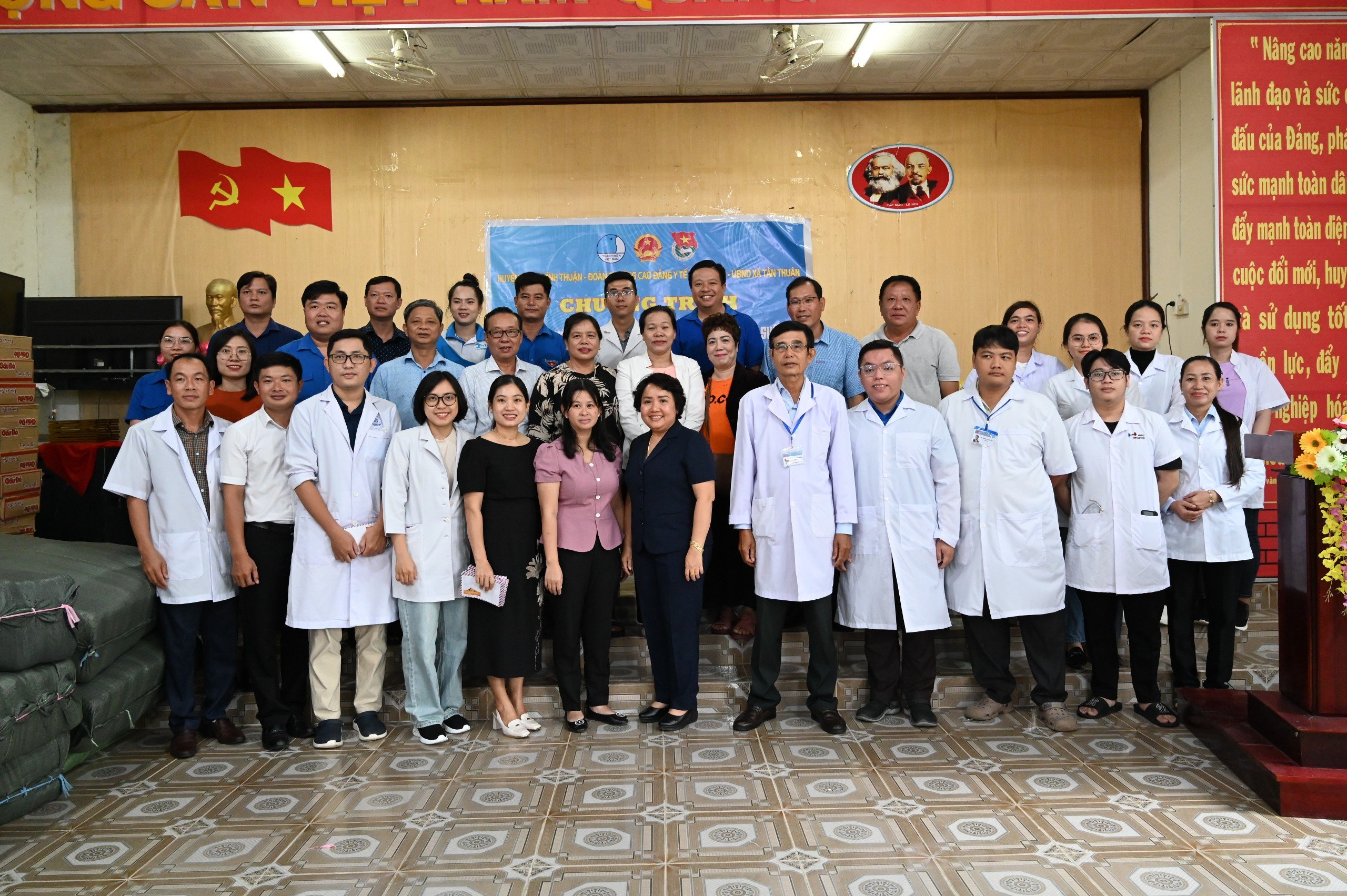 Đoàn trường Cao đẳng Y tế Kiên Giang tổ chức nhiều hoạt động tình nguyện ý nghĩa và thiết thực tại xã Tân Thuận huyện Vĩnh Thuận